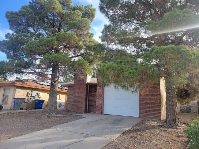 Building Photo - 3324 Red Sails Dr