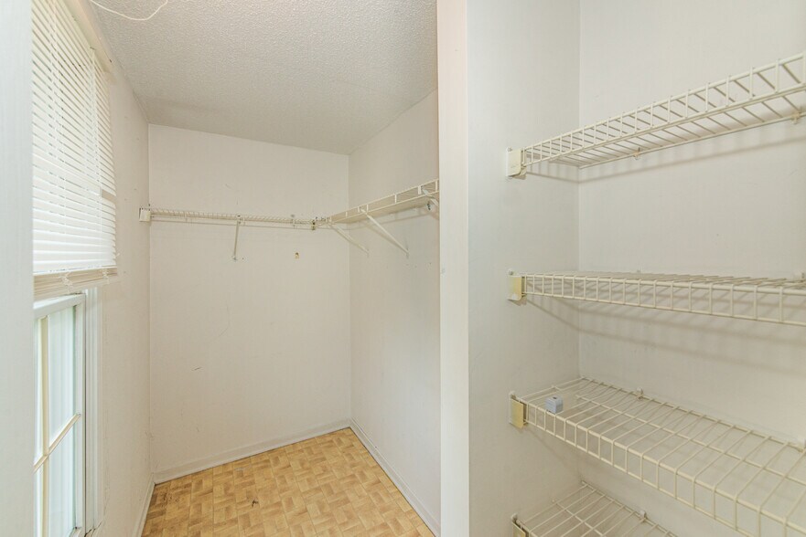 Building Photo - 8 Constitution Way