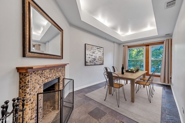 Building Photo - 869 N La Salle Dr