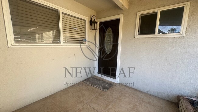 Building Photo - 1444 E Colton Ave