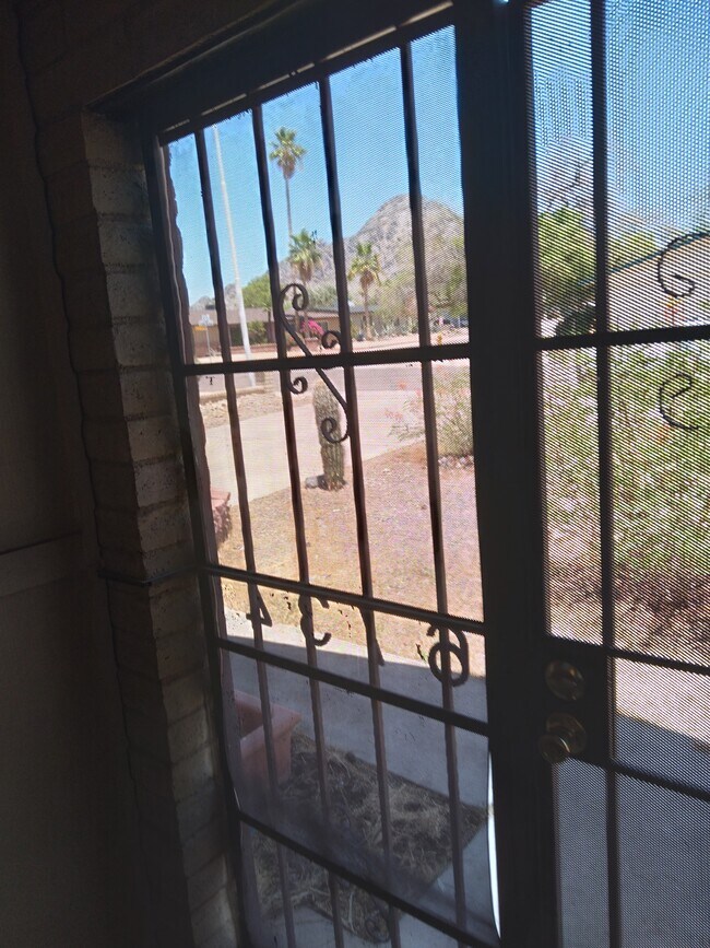 *DOUBLE* DOORS - 6734 N 19th St