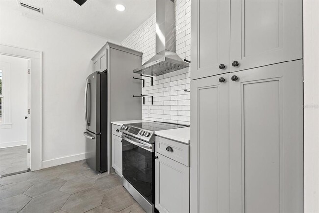 Building Photo - 2830 2nd Ave N