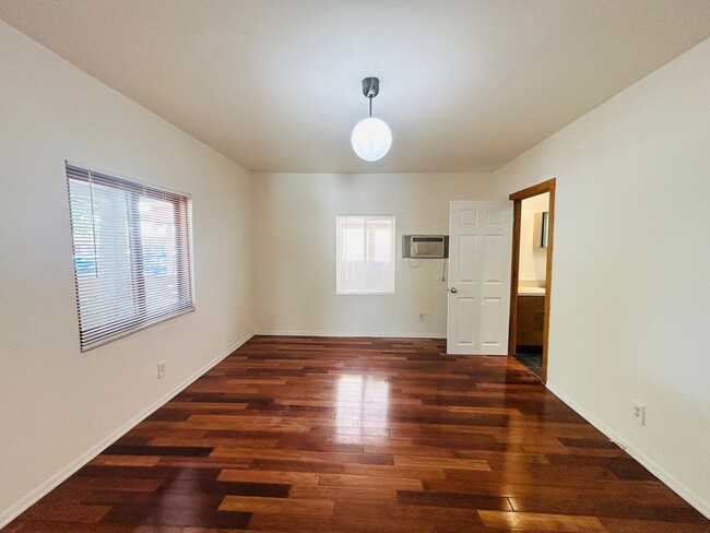 Building Photo - 1400SilverLakeBlvd