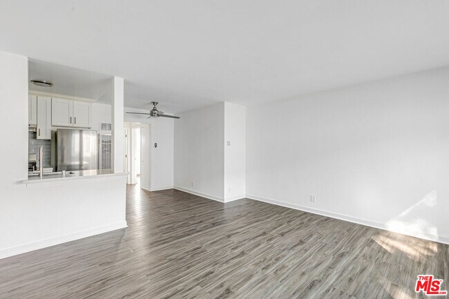 Building Photo - 1323 11th St