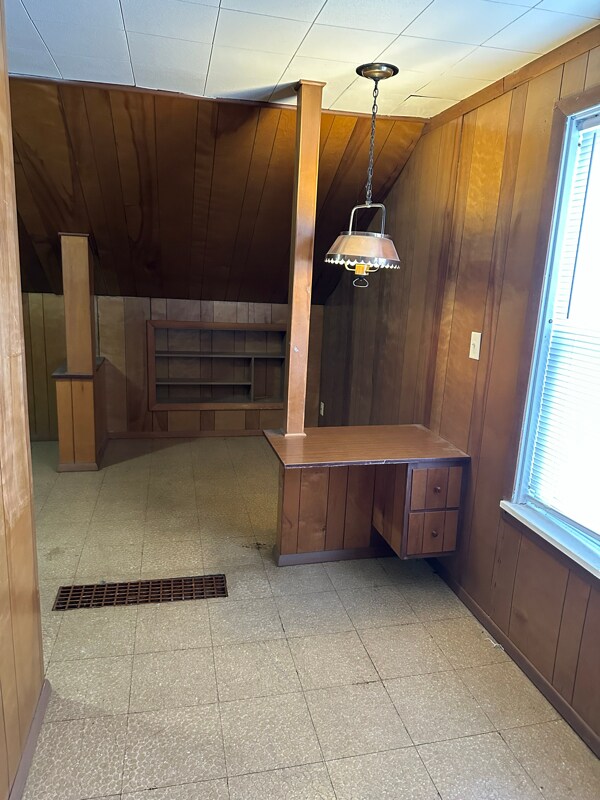 Building Photo - 616 Dekalb St