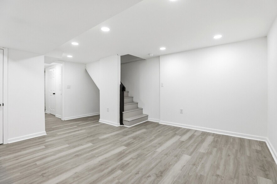 Building Photo - 318 Grovethorn Rd
