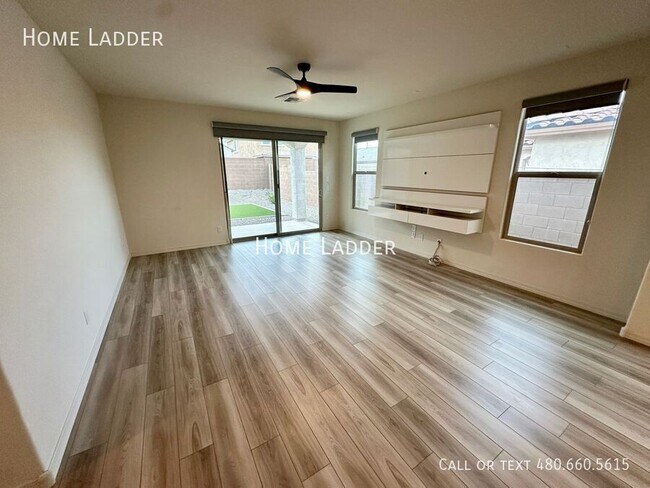 Building Photo - 19842 W Badgett Ln