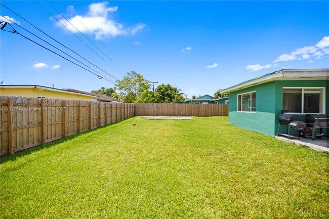 Building Photo - 1831 SW 97th Terrace