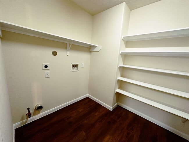 Building Photo - 11723 Standing Pine Ln