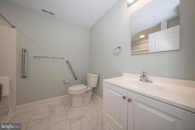 Building Photo - 234 Lookout Pl