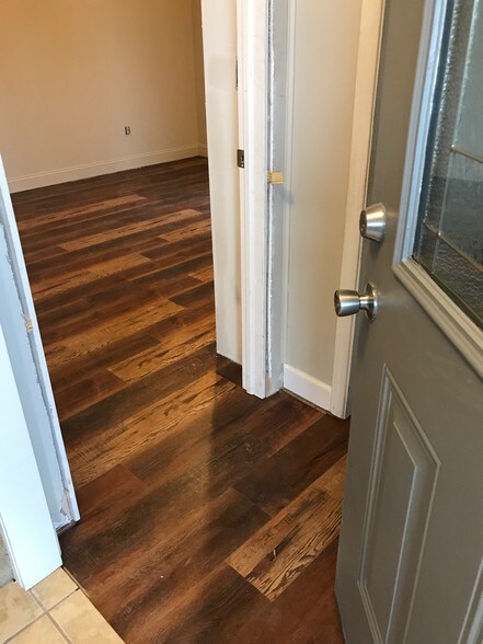 foyer - 310 S State St