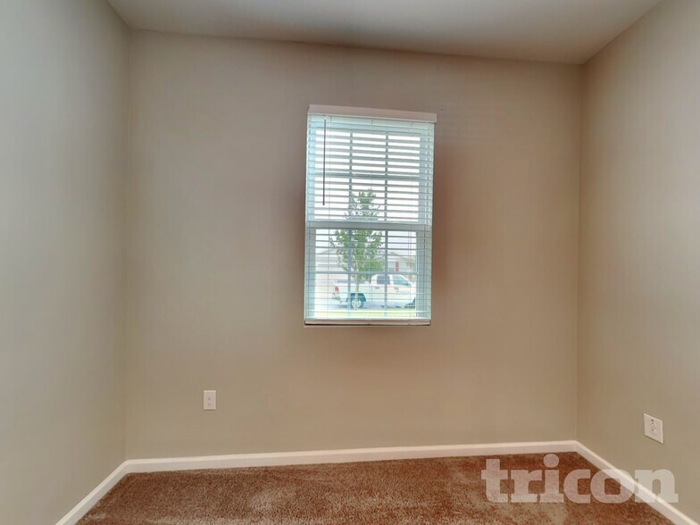 Building Photo - 5725 Arlington River Dr.