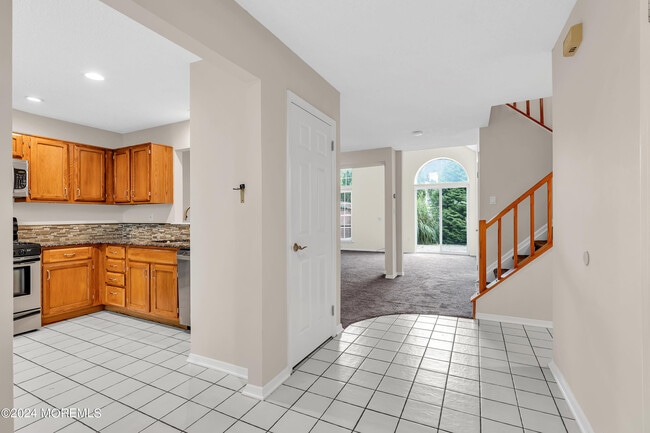 Building Photo - 159 Daisy Dr