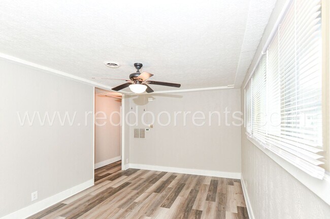 Building Photo - Coming soon! - Experience Urban Sophistica...