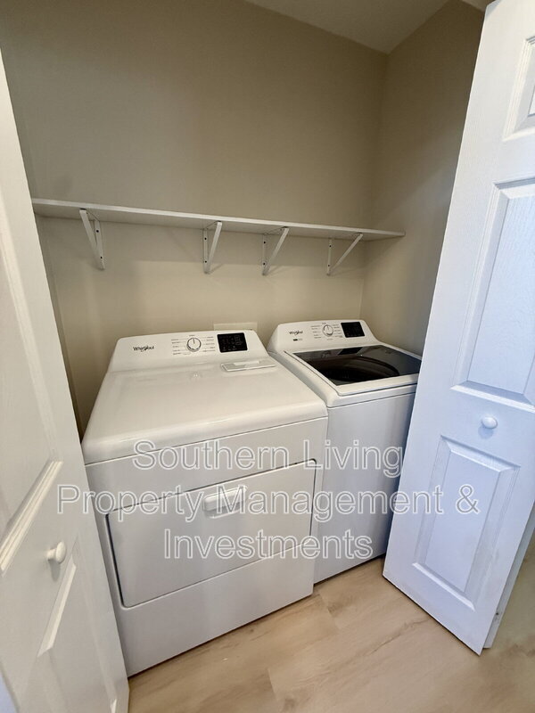 Building Photo - 8811 Roseton Ln