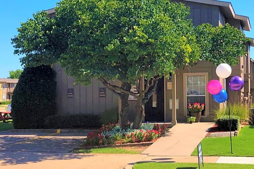 Interior Photo - Beaumont Crossing