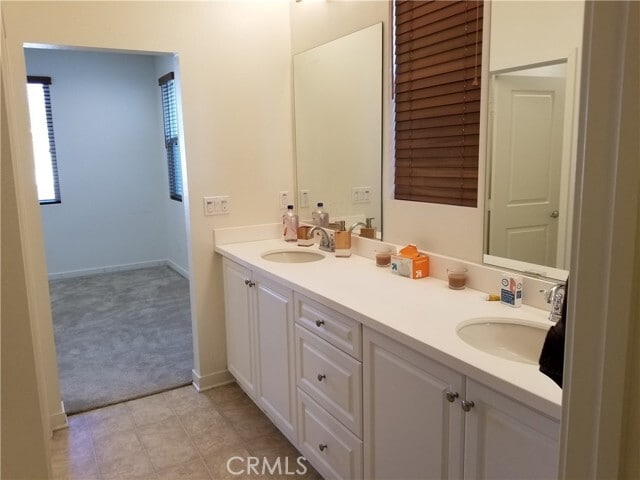 Building Photo - 371 N Bellarose Way