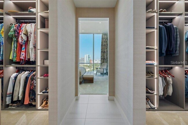 Building Photo - 111 Golden Gate Point