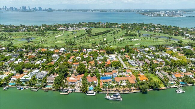 Building Photo - 5700 Collins Ave