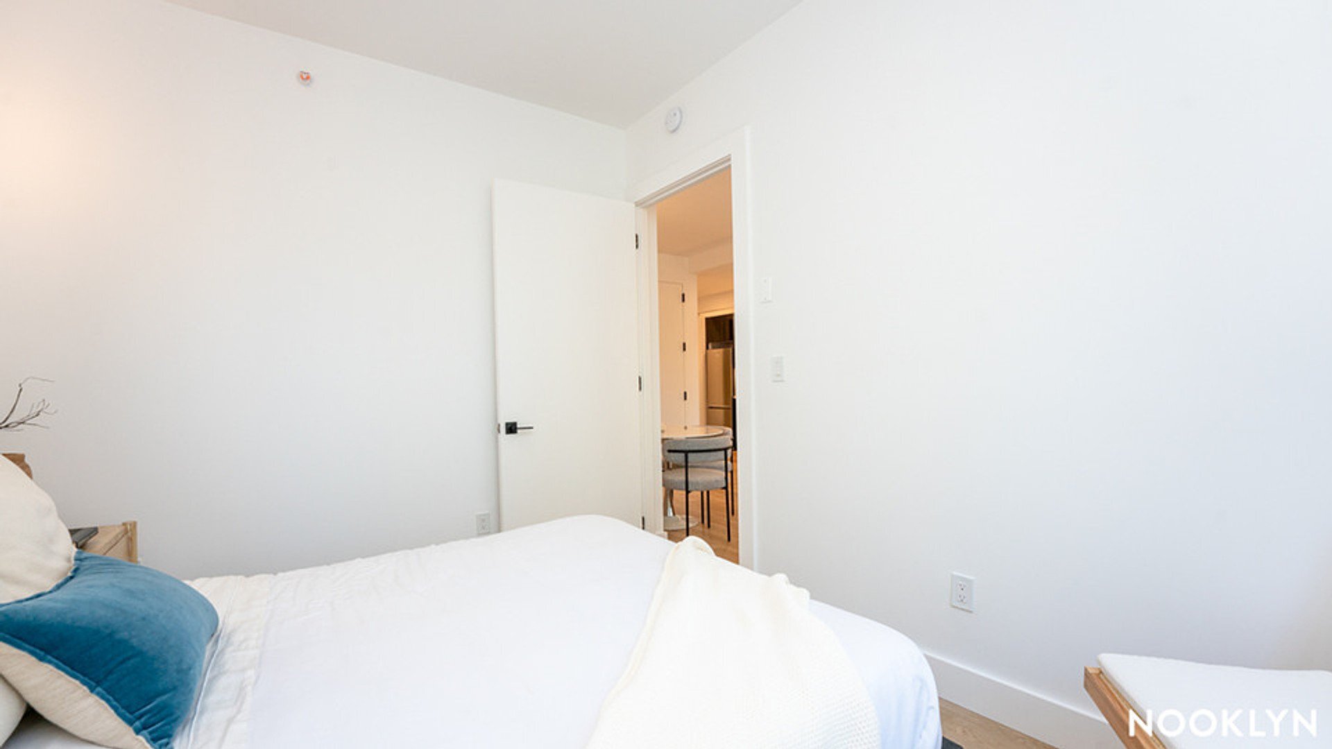 Building Photo - 1042 President St