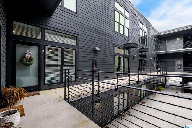 Building Photo - 1329 4th Ave S