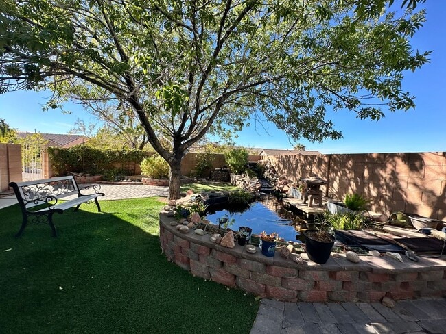 Building Photo - Furnished Beauty in Henderson