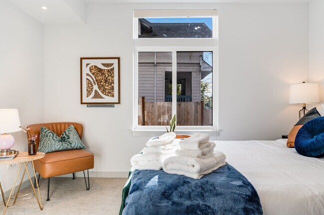 Building Photo - 4806 Dayton Ave N