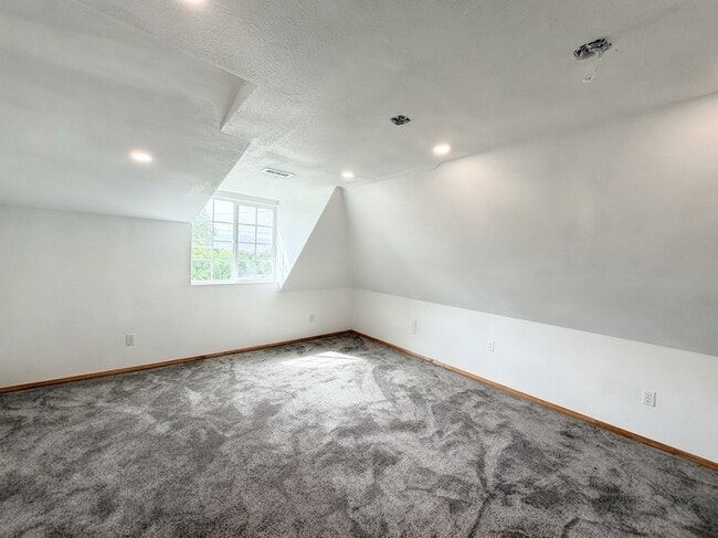 Building Photo - 110 E 300 S