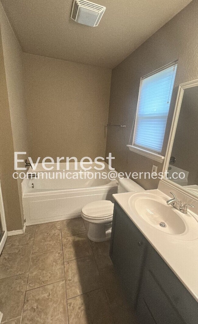 Building Photo - 12009 Big Ridge Cir