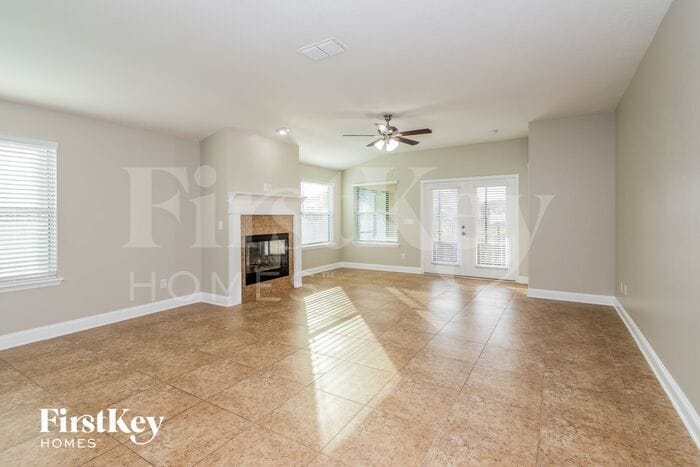 Building Photo - 485 Glendale Ln
