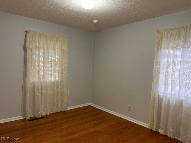 Building Photo - 121 Larchwood Dr