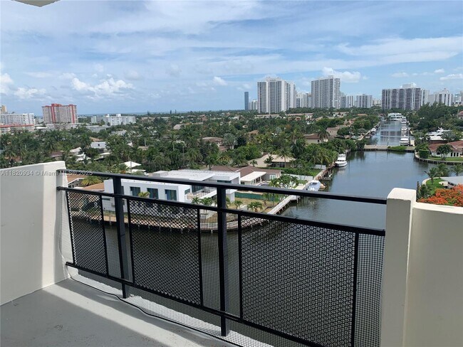 Building Photo - 401 Golden Isles Dr