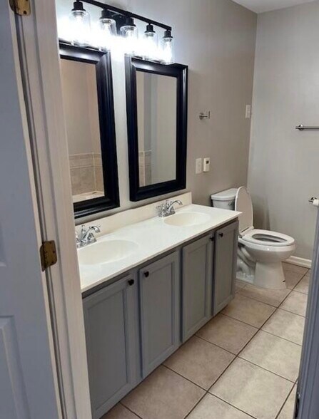 Building Photo - 46678 Cavendish Sq