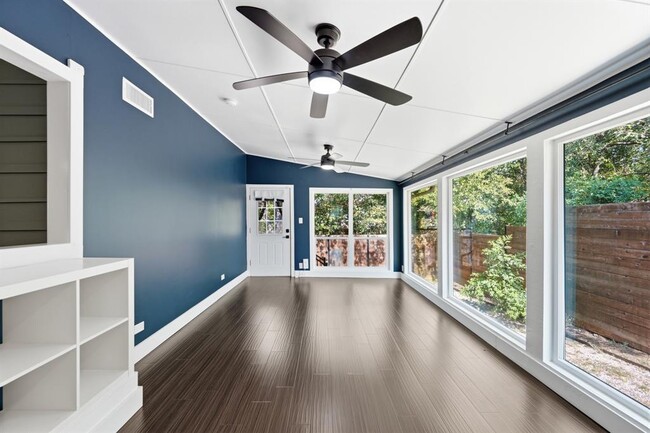 Building Photo - 8404 Hornet Dr