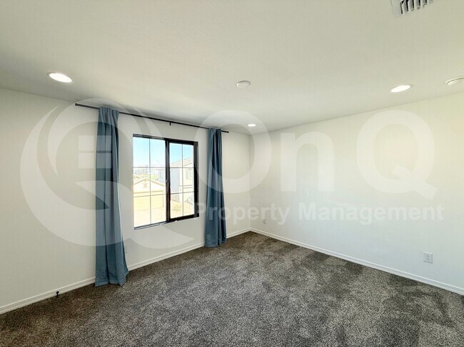 Building Photo - 9030 S 67th Dr