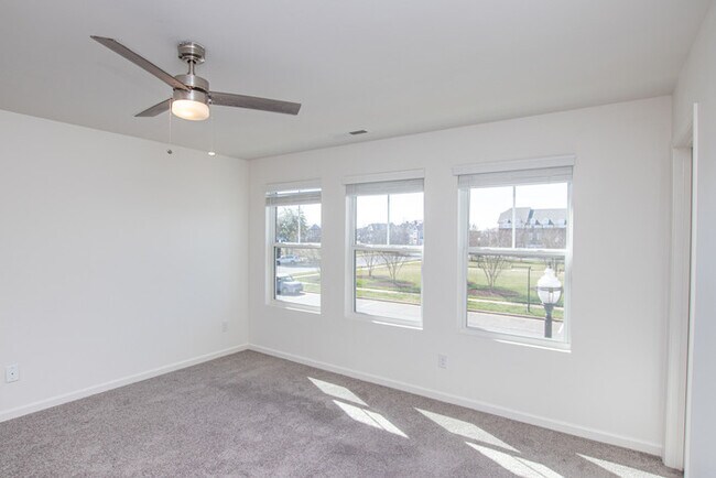 Building Photo - 2-Car Garage Bonterra Townhome