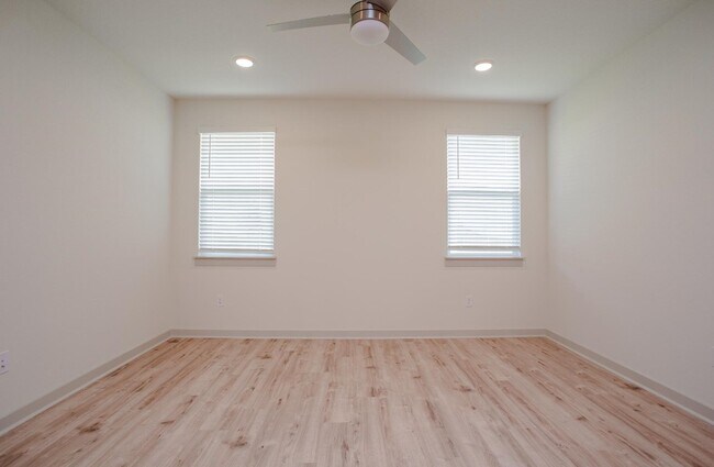 Building Photo - 10712 Deaton Ln