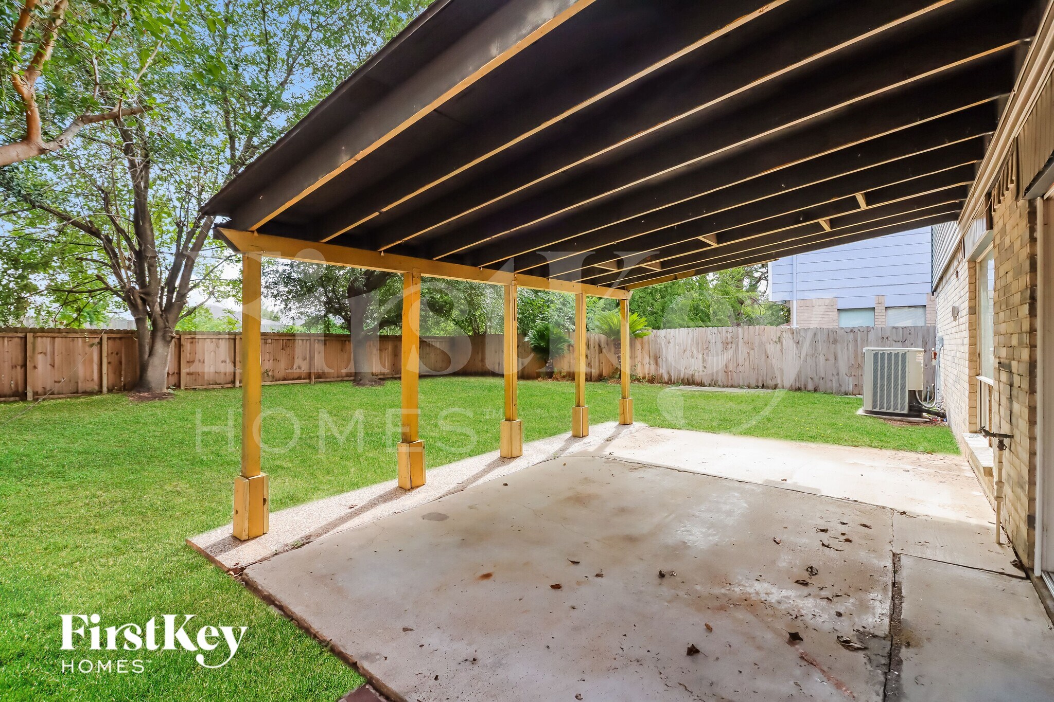 Building Photo - 9631 Orangevale Dr