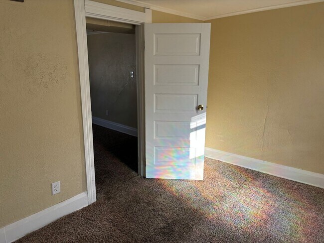 Building Photo - 3010 Warsaw St