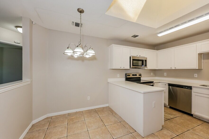 Building Photo - 1601 Prescott Dr