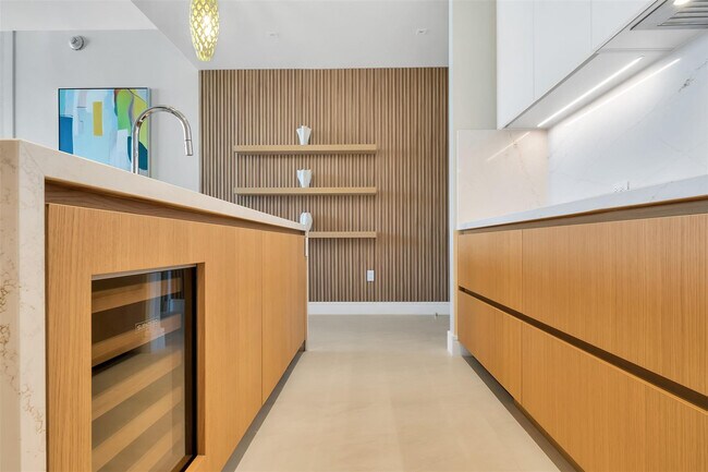 Building Photo - 2311 SE 17th St