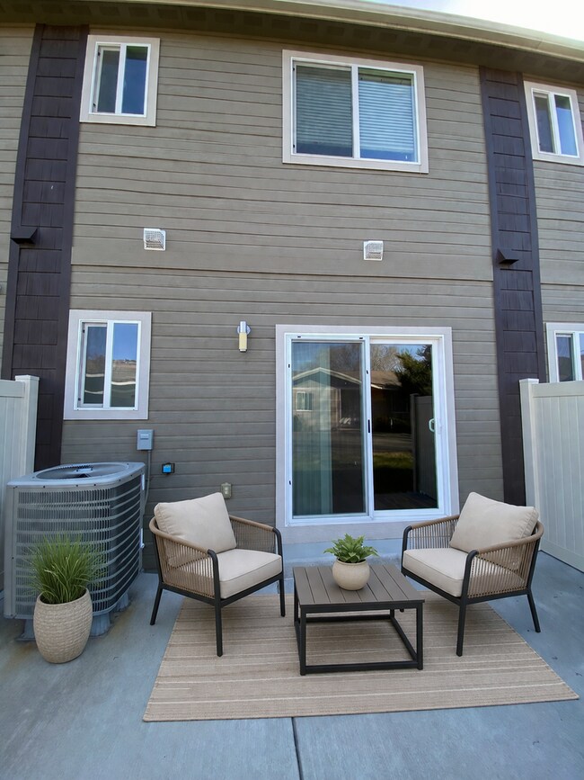 Building Photo - New Lower Rent + $500 Off? Turns Out Saving Money Is Our Love Language.