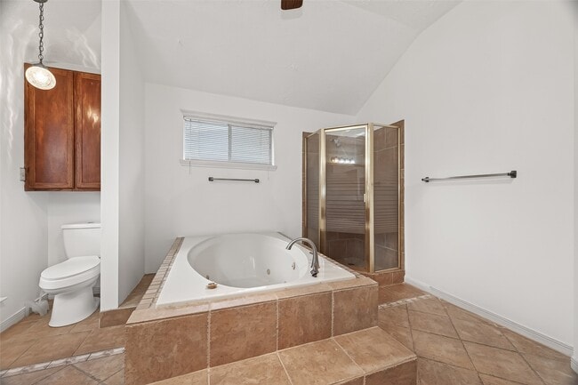 Building Photo - 3306 S Greenpark Dr