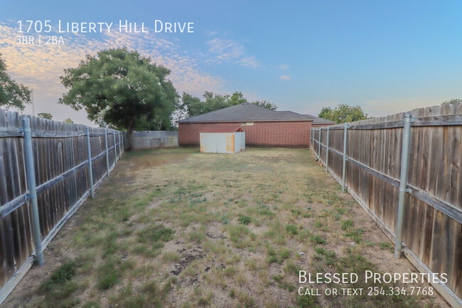 Building Photo - 1705 Liberty Hill Dr