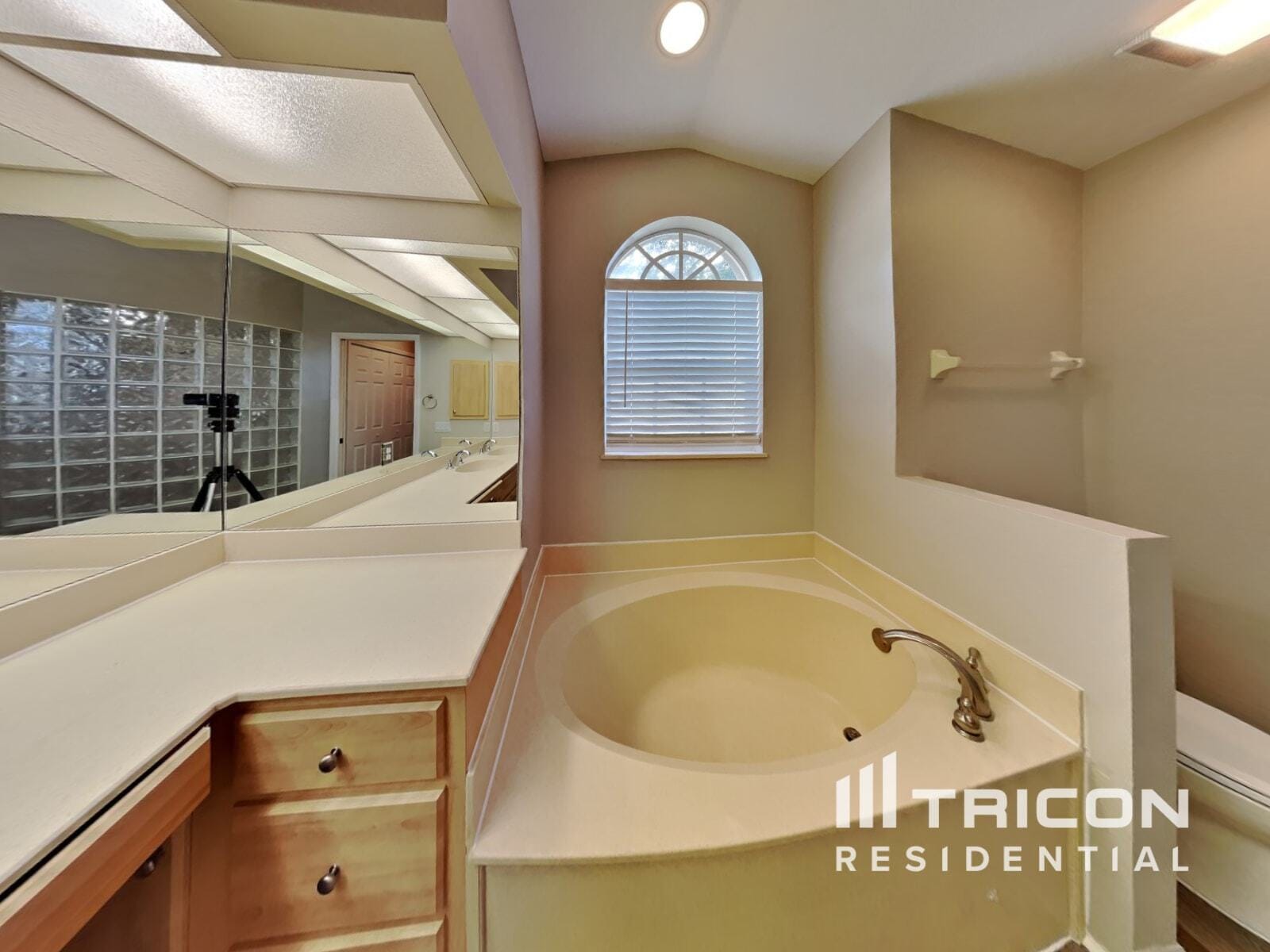 Building Photo - 26060 Concepcion Dr