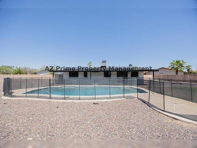 Building Photo - 17601 N 18th Dr