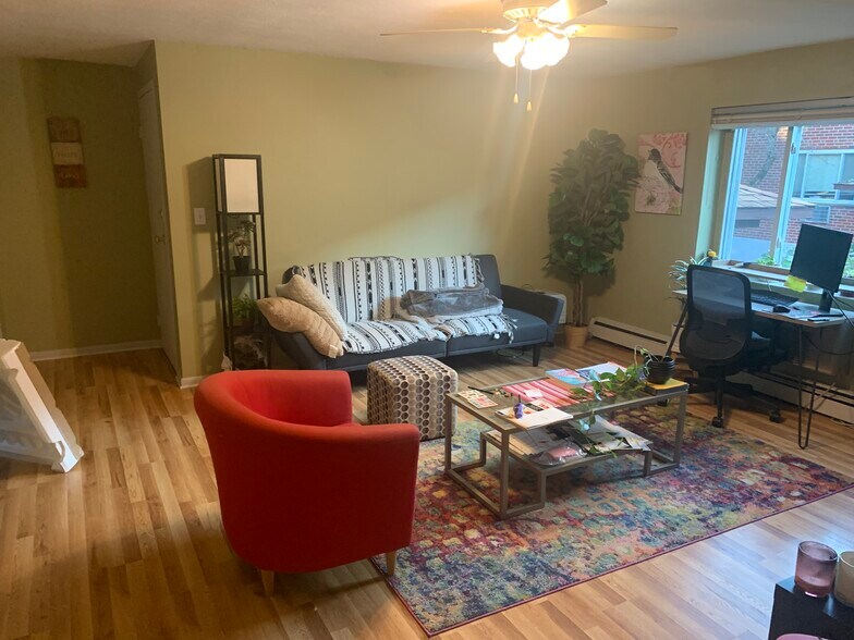 Building Photo - 26 Bryon Rd