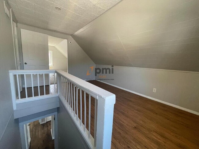 Building Photo - 3703 Towle Ave