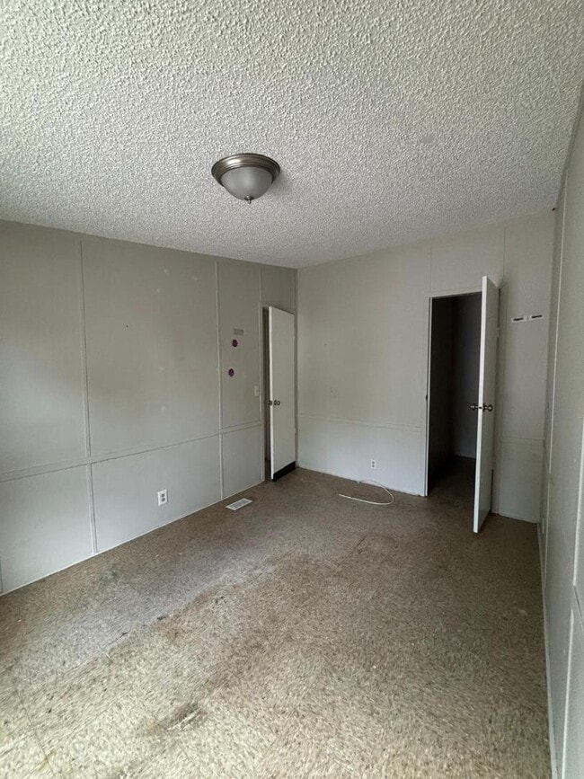 Building Photo - 307 Marcus crt