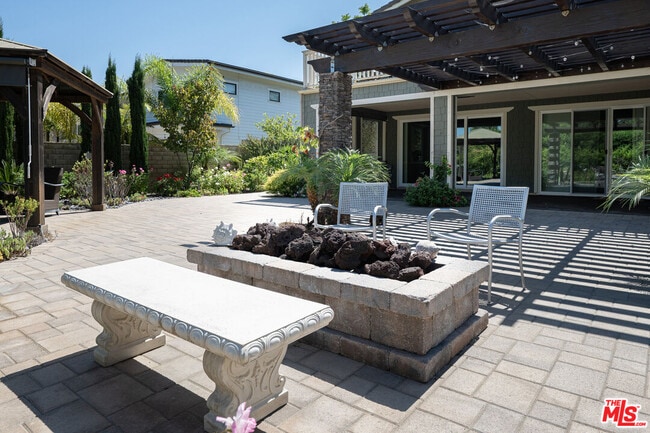 Building Photo - 9 Casaba Rd